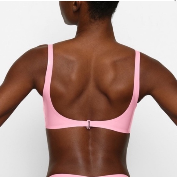 Skims pink 2 piece latex set - Picture 3 of 7